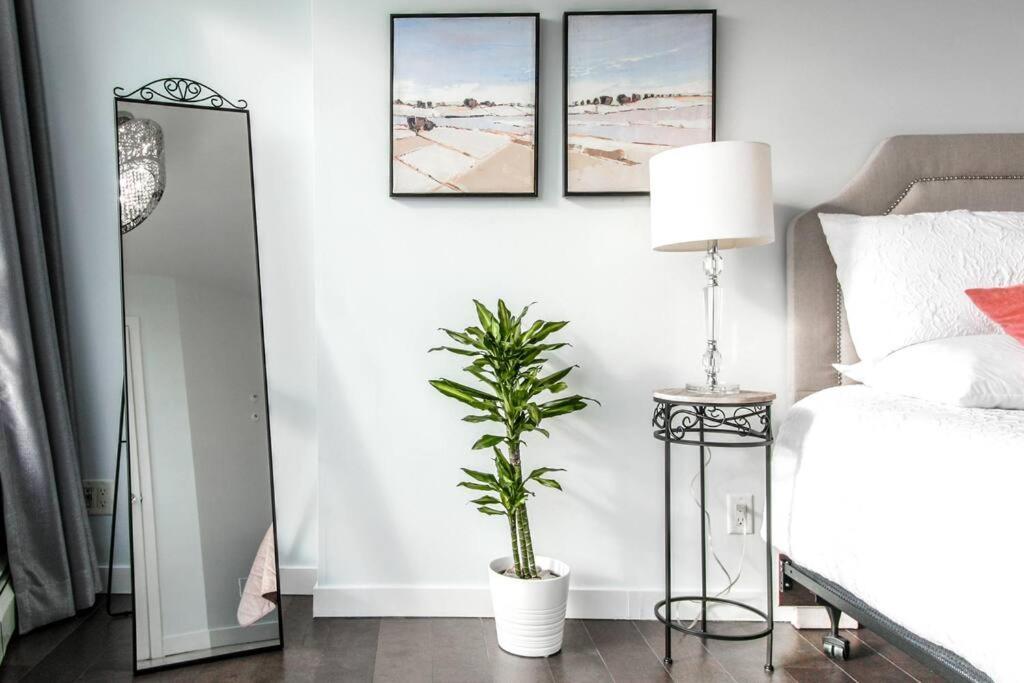 Downtown 1 Bedroom Water View Condo Ванкувър Екстериор снимка