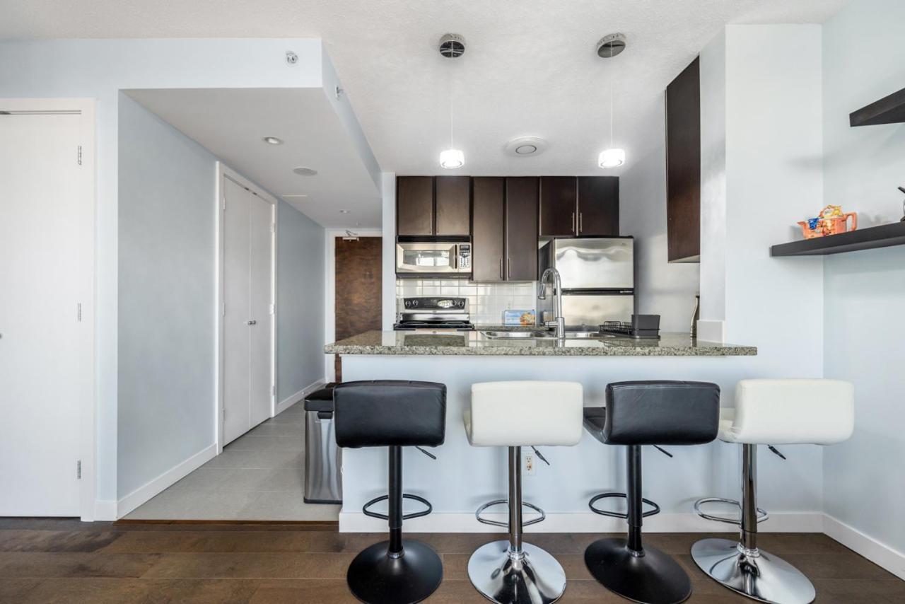 Downtown 1 Bedroom Water View Condo Ванкувър Екстериор снимка