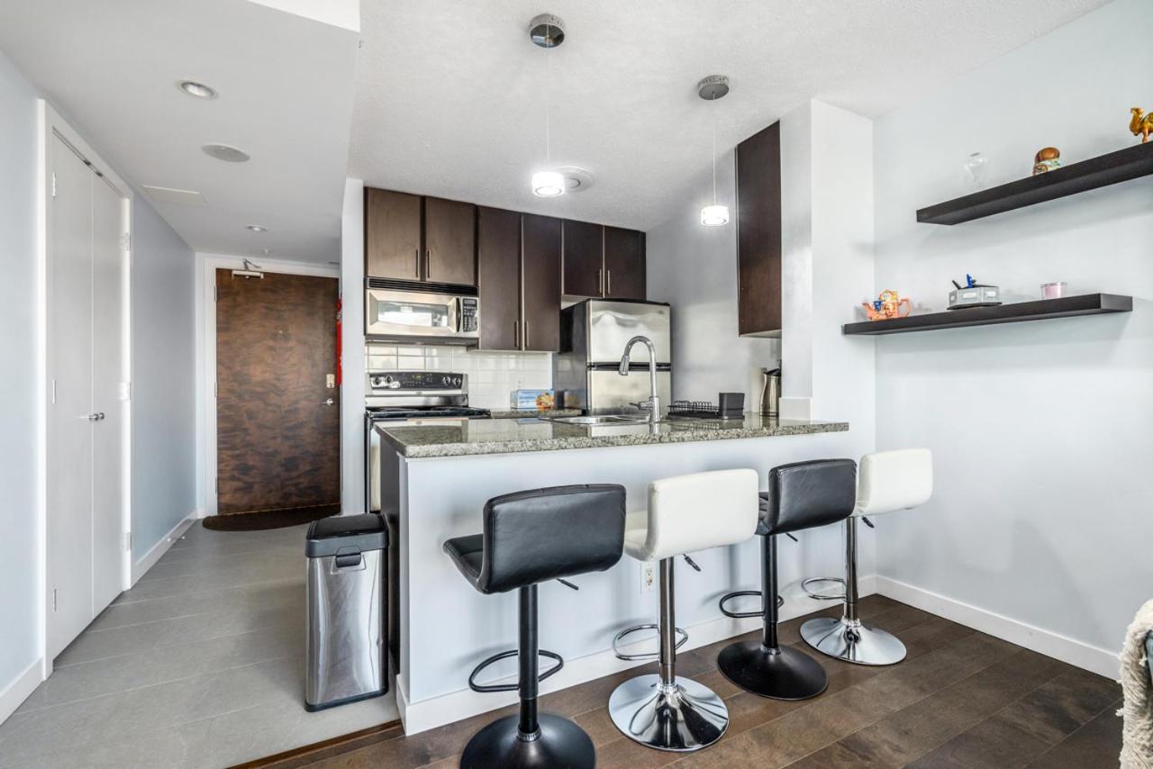 Downtown 1 Bedroom Water View Condo Ванкувър Екстериор снимка