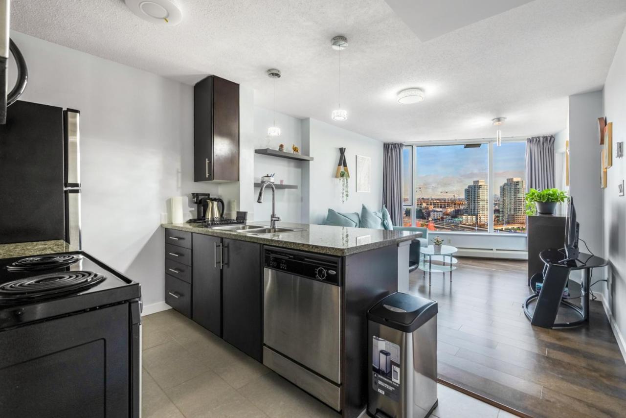 Downtown 1 Bedroom Water View Condo Ванкувър Екстериор снимка